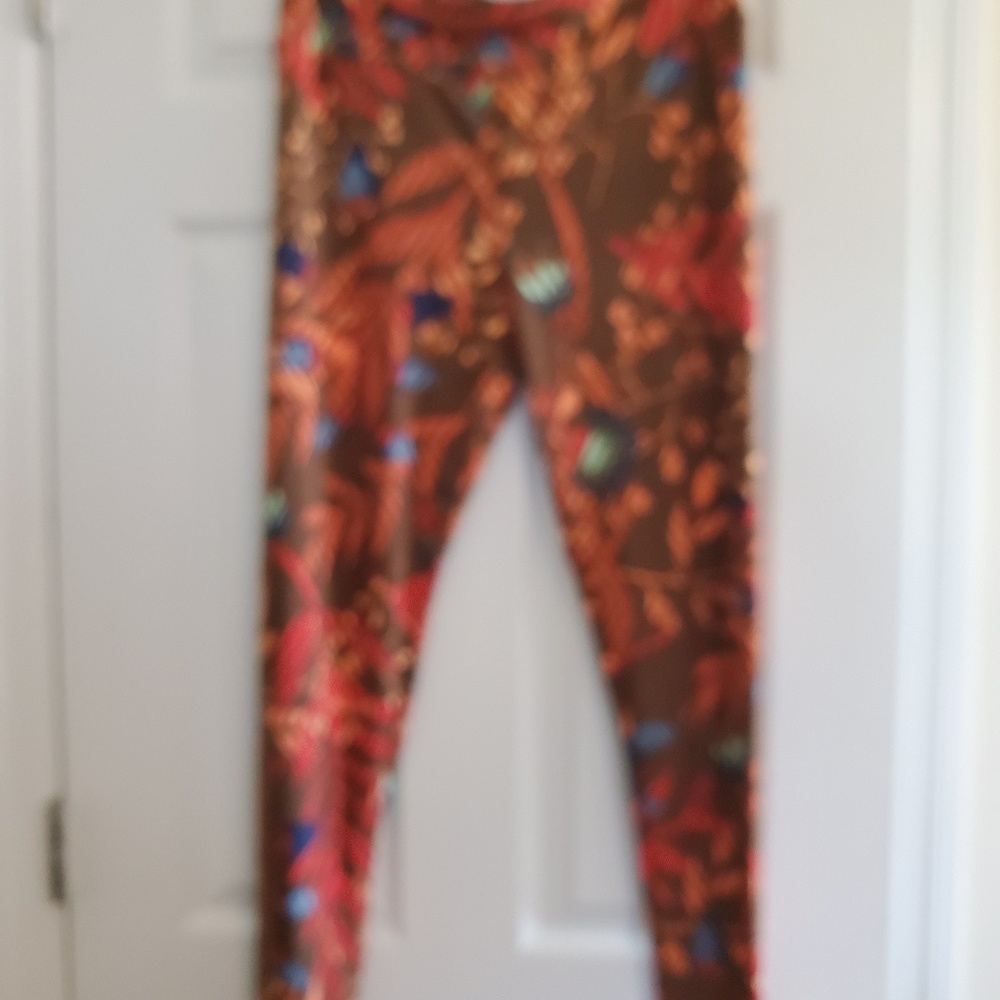 Lularoe TC Leggings Fits Large or XL...Brand New